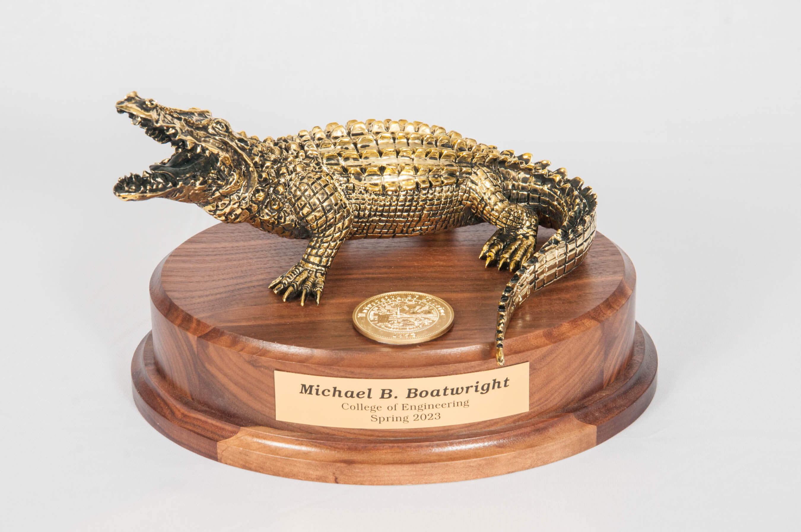 Open Mouth Gator on Oval base top view