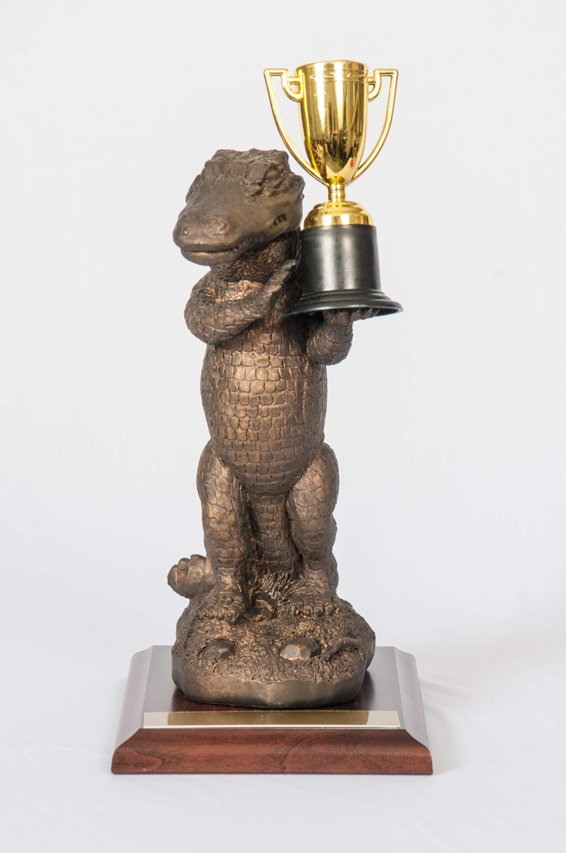 Front standing gator award with cup